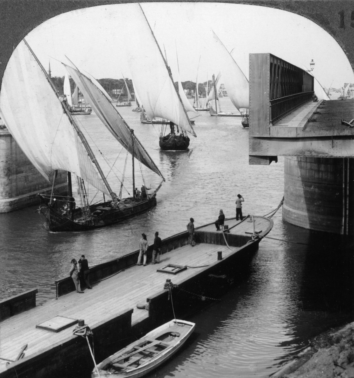 A grande ponte do Nilo, Cairo, Egito, 1905. de Underwood and Underwood
