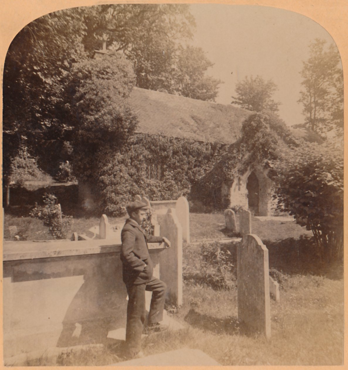 A pequena Igreja Normanda, local mais singular da Inglaterra, Bonchurch, Ilha de Wight, 1900. de Underwood and Underwood
