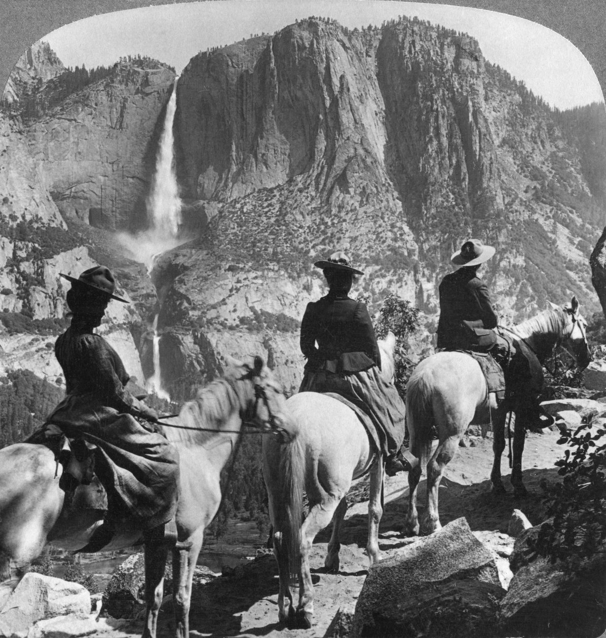 Cataratas de Yosemite, da trilha Glacier Point, Vale de Yosemite, Califórnia, EUA, 1901 de Underwood and Underwood