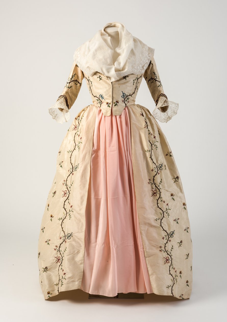 Touca de seda creme bordado vestido fechado, 1780s (seda) de Unbekannt Unbekannt
