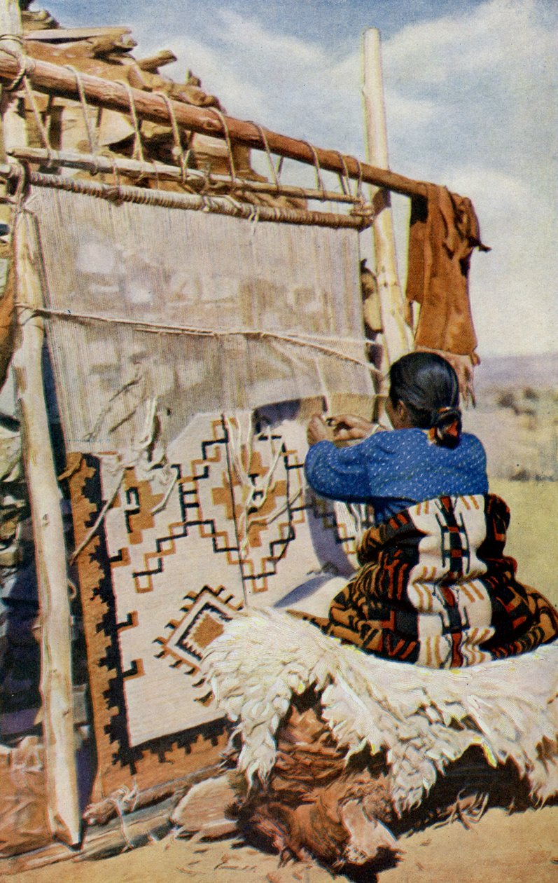Arizona. No coração do deserto do Arizona, cobertores Navaho são tecidos, sua beleza e utilidade atraem muitos clientes. 1920 de Unknown
