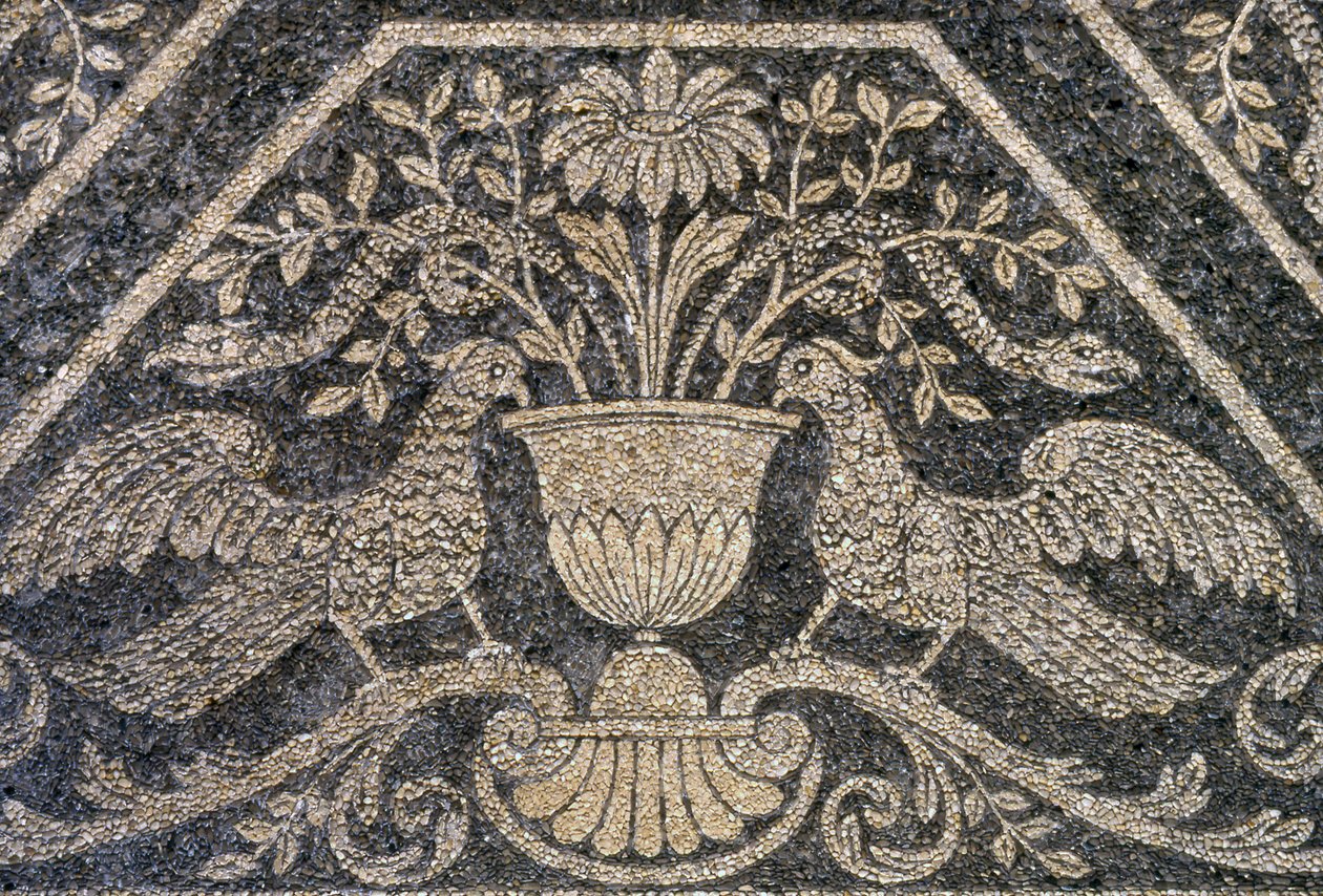 Decorações de mosaico e parede, Nymphaeum na Villa Litta Visconti Borromeo Arese, Lainate, Lombardia, Itália de Unknown