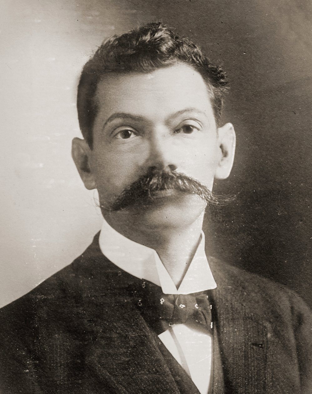 Retrato do Dr. Francisco Bertrand Barahona c.1910 de Unknown
