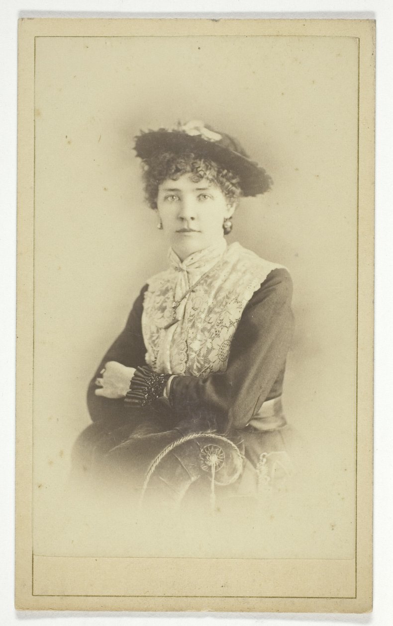 Sem título (Retrato de mulher com chapéu) de Unknown