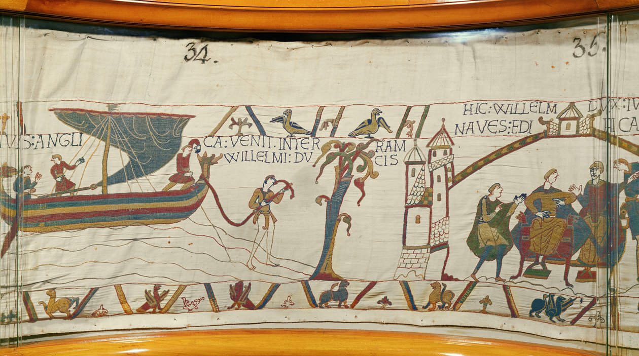 Um navio desembarca na Normandia trazendo notícias da coroação do Harold, Bayeux Tapestry (bordado de lã em linho) de Unknown artist