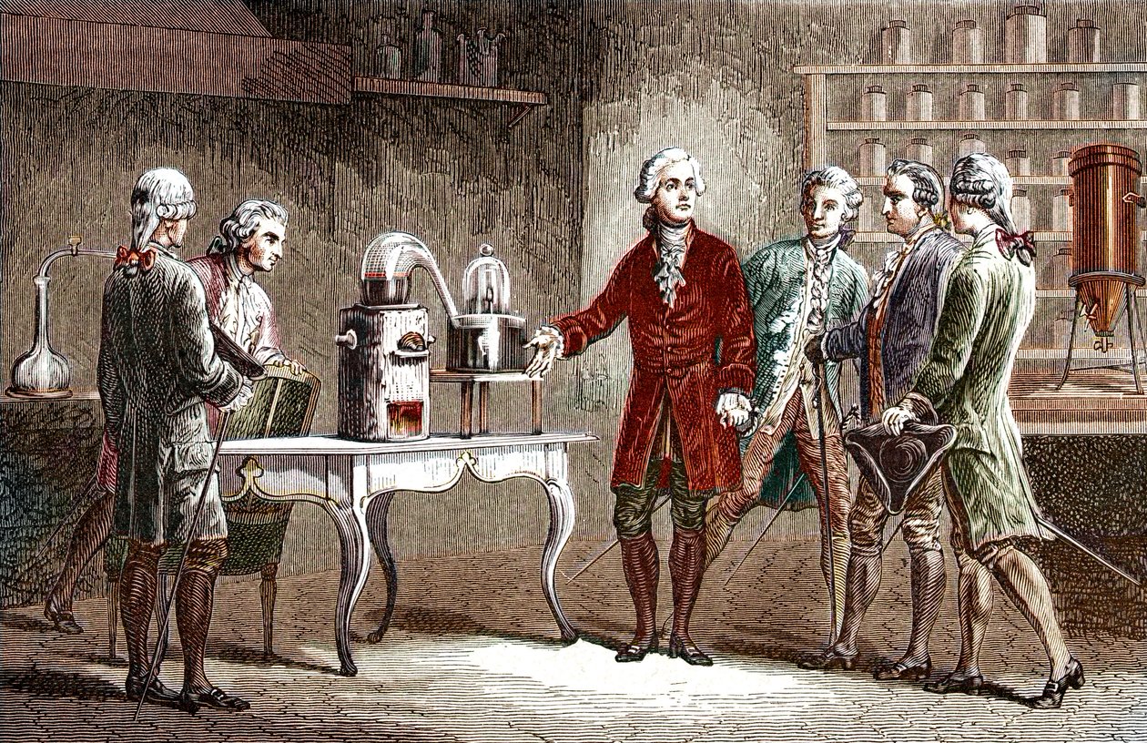 Antoine Laurent Lavoisier (1743-1894) executa a decomposição do ar em 1776 - Antoine Laurent Lavoisier químico inglês, mostrando aos colegas cientistas a sua experiência que revelou a composição do ar em 1776 - Gravura de Louis Figuier de Unknown artist