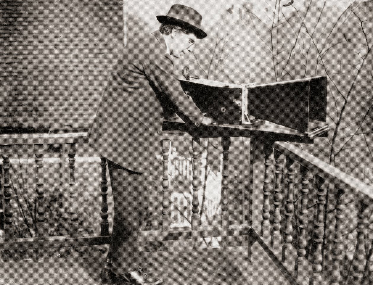 Archibald Montgomery Low com o Audiômetro, da Master Minds of Modern Science, publicado em 1930 de Unknown