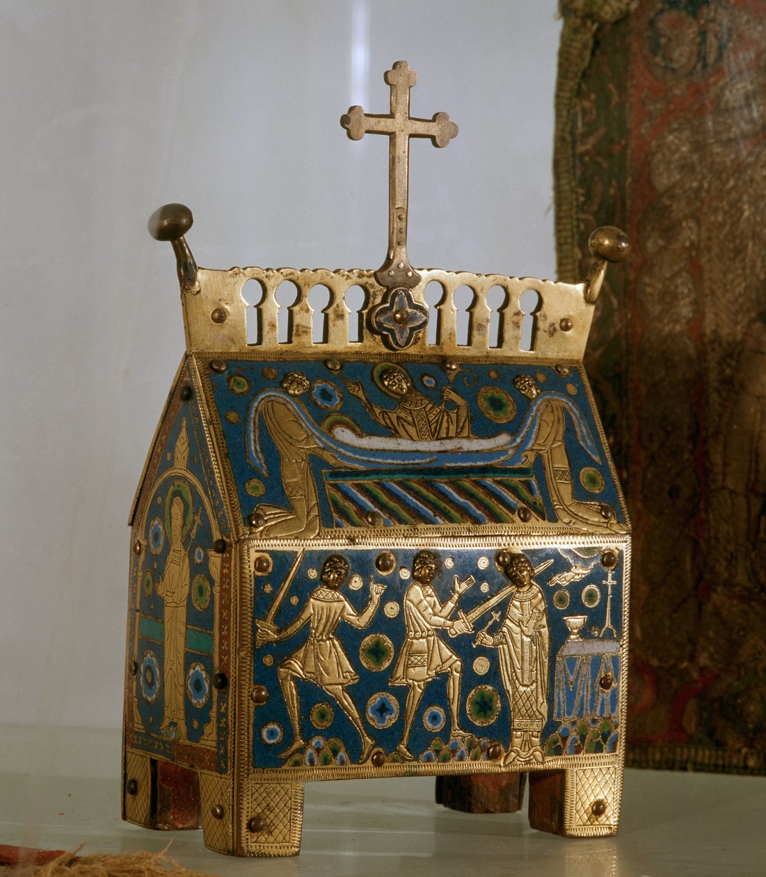 Obra: relicário em e-mail, ouro e cobre de São Tomás Becket (1118-1170), arcebispo de Cantuária - É decorado de representações do assassinato do arcebispo em 29/12/1170 na Catedral de Cantorbery e do seu funeral (esmalte, ouro e co de Unknown artist