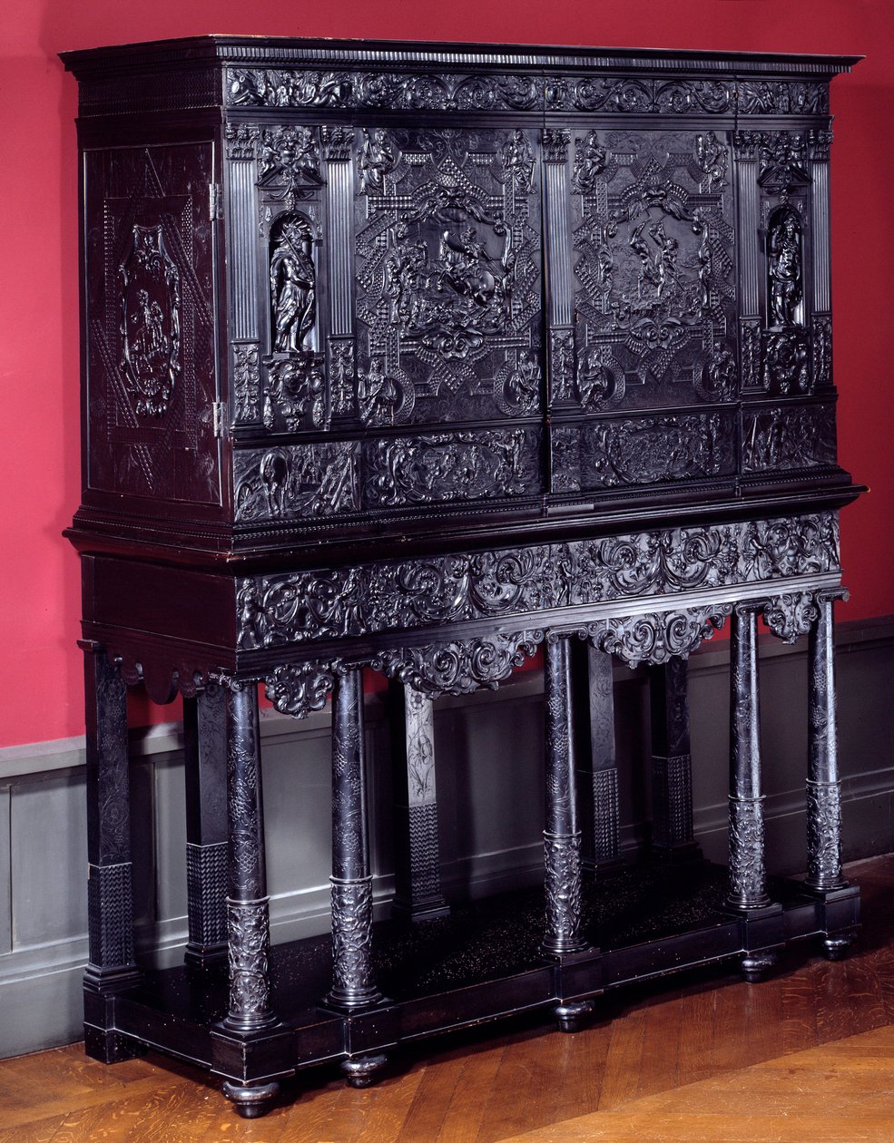 Gabinete em ebene Horatius Cocles, heróis romanos, defende a Ponte Sublicius em Roma contra o ataque dos etruscos de Porsenna em 507 AC. Por volta de 1645 Paris. Museu do Louvre de Unknown artist