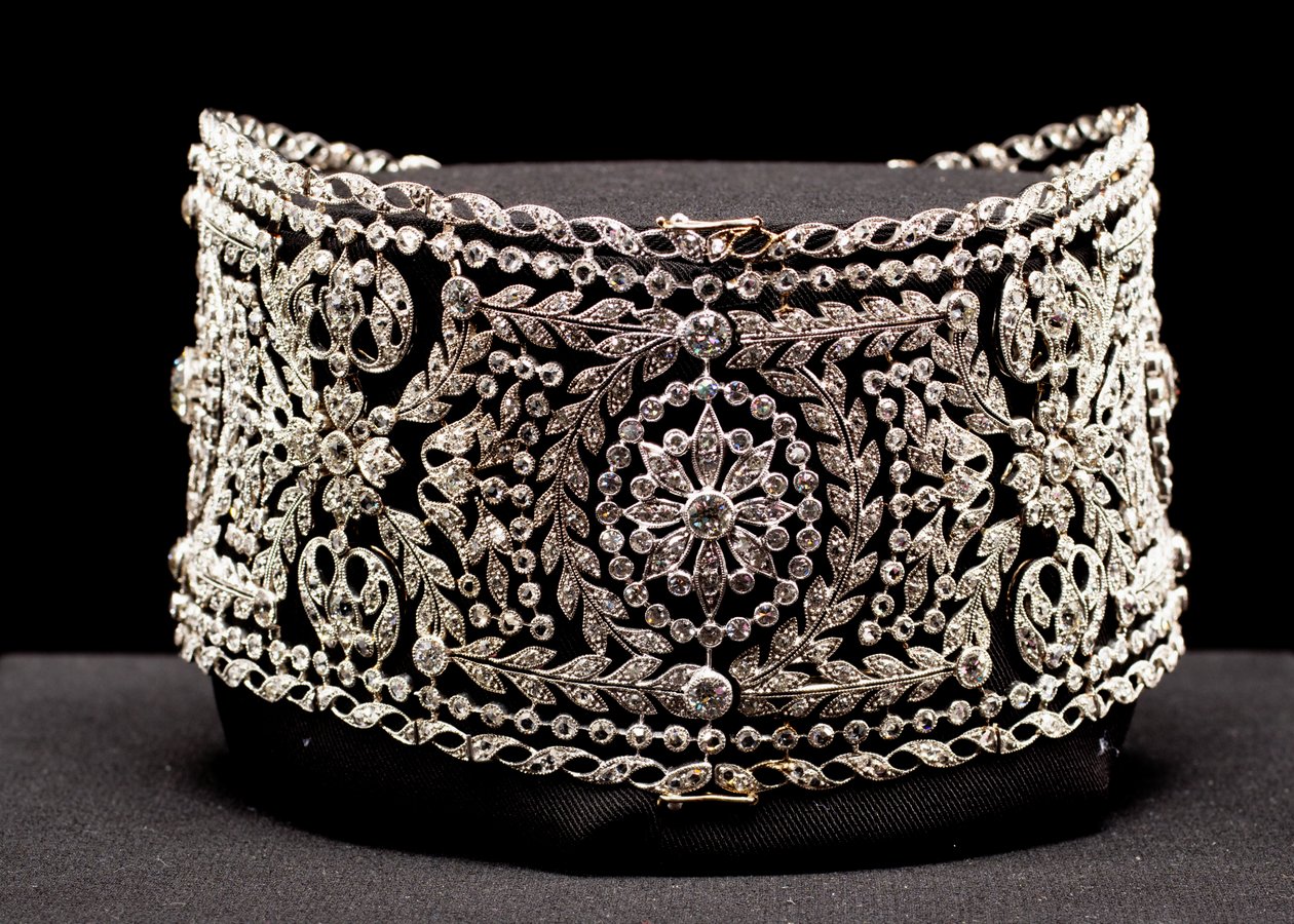 Colar de platina e diamantes ao estilo de estrangulador, usado pela Sra. Potter Palmer I, née Bertha Honoré de Unknown artist