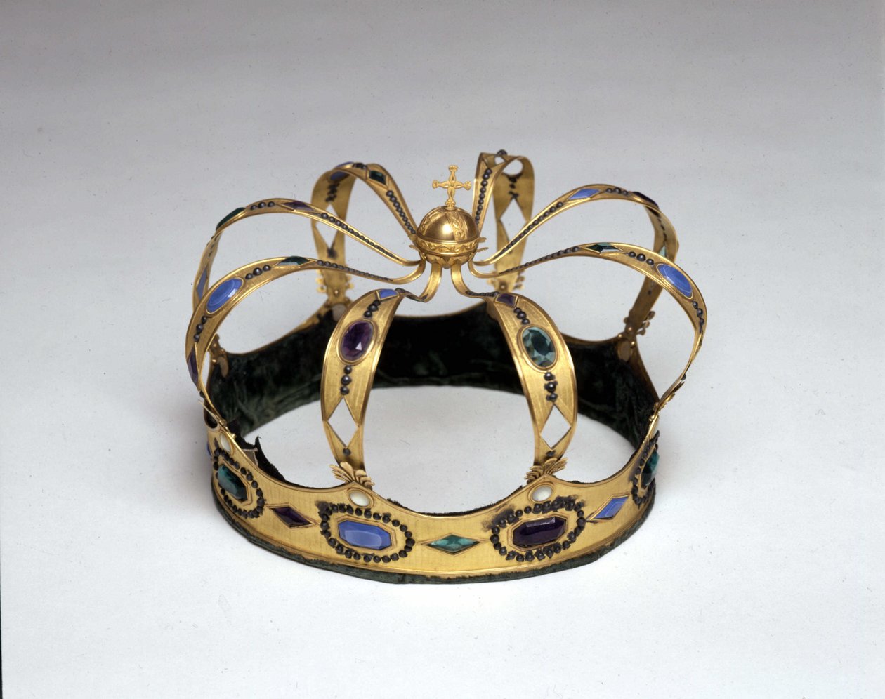 Coroa de Ouro e Pedras Gemas do Rei da Itália por Napoleão Bonaparte (1769 - 1821). Museu do Risorgimento. Milão de Unknown artist