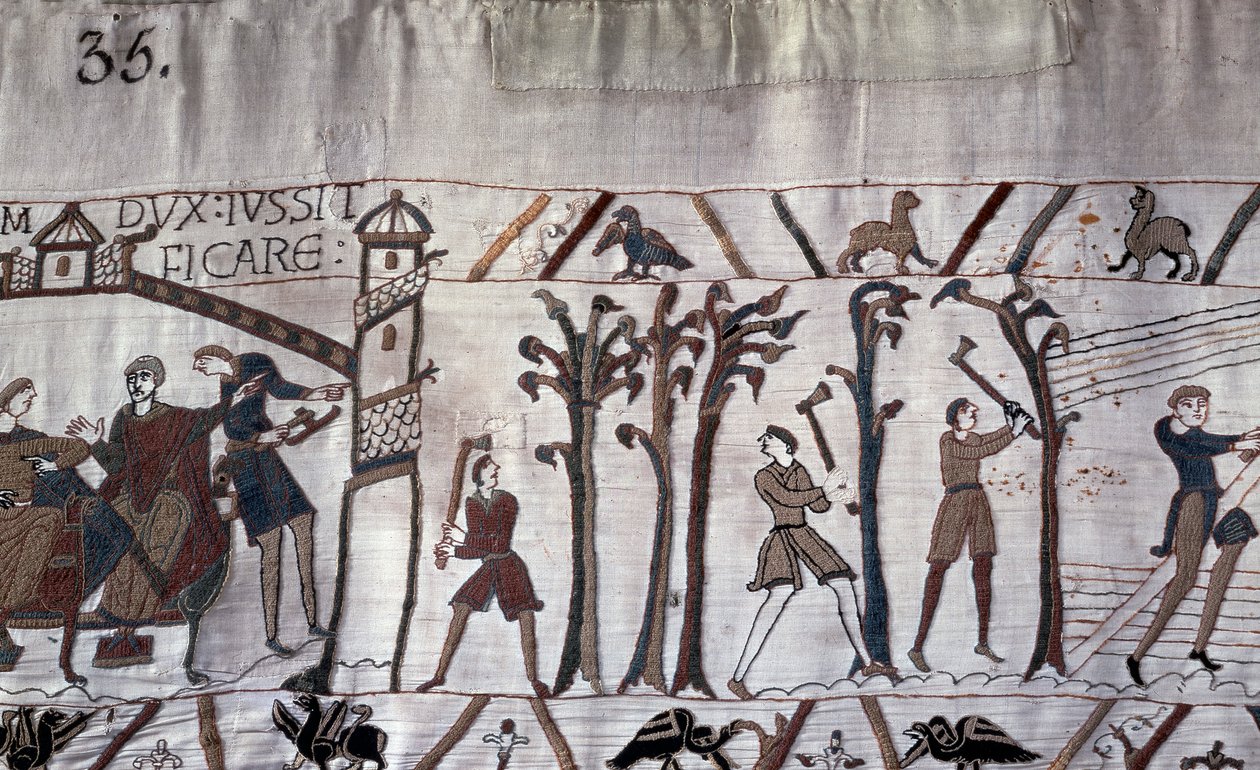 Duke Guillaume ordenou a construção de navios, árvores foram cortadas - Tapeçaria Bayeux, conhecida como Bordado da Rainha Mathilde de Unknown artist