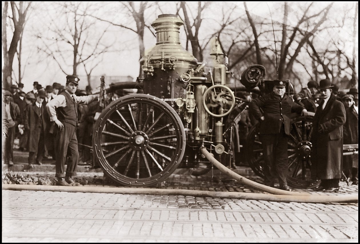 Bomba de incêndio dos bombeiros de Nova Iorque, 1909. de Unknown artist