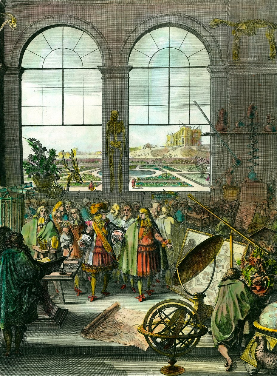 O Rei Luís XIV (1638-1715) visita o local, no fundo o Observatório de Paris ainda em construção. Vários instrumentos científicos, esferas armilares, esqueletos, mapas, lentes astronómicas, globo, animais de peluche estão presentes. Frontispício da "Naturez de Unknown artist