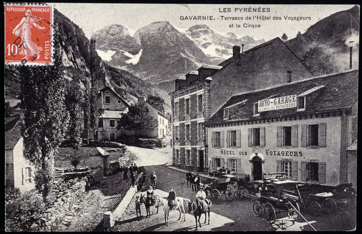 Les Pyrenees, Gavarnie: terraço do Hotel des Voyageurs e do circo - cartão postal, final do século XIX de Unknown artist