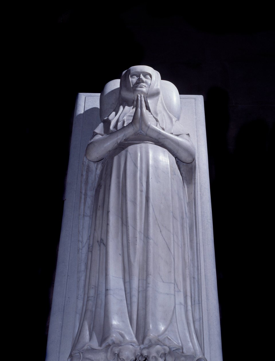Visível a freira Blanche de France (1313-1358). Escultura da tumba feita em 1393. Basílica de Saint Denis. São Denis. de Unknown artist