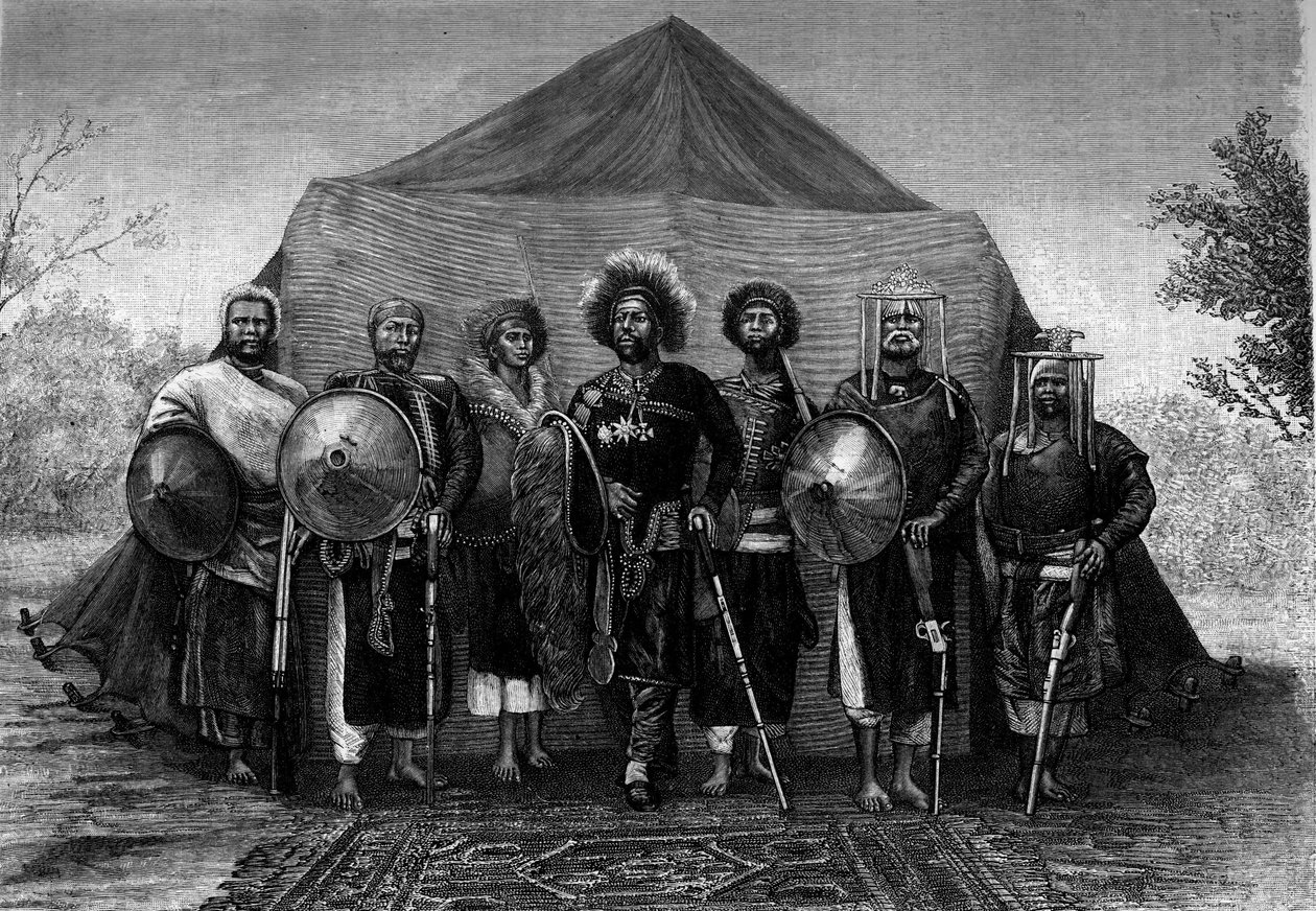 Menelik II (1844-1913), rei da Etiópia, rodeia os chefes do seu exército. Gravura no "Le Journal de la jeunesse". de Unknown artist