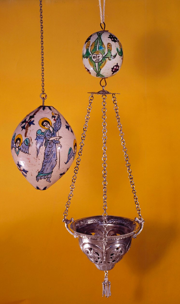 Arte oriental: bolas de faiança policromadas com anjos. Paris do século XIX, museu armênio de Unknown artist