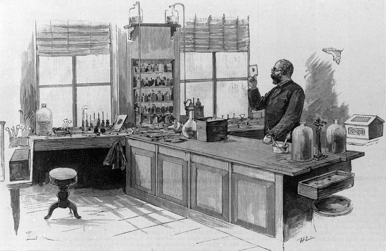 Retrato do médico alemão Robert Koch (1843-1910) em seu laboratório. de Unknown artist