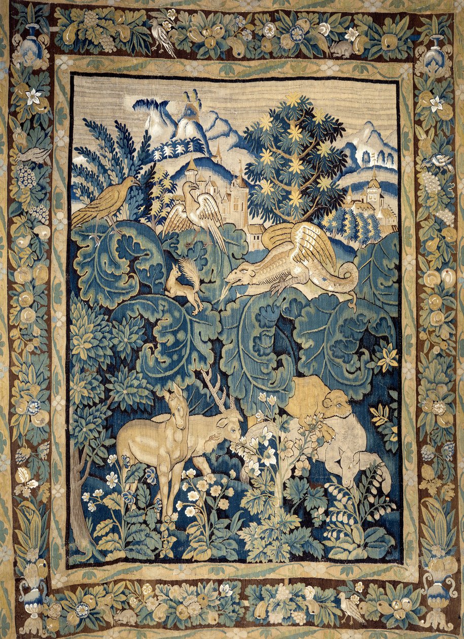 Representação de animais fantásticos em uma floresta virgem. Tapeçaria do século XV. Angers, museu do castelo. de Unknown artist