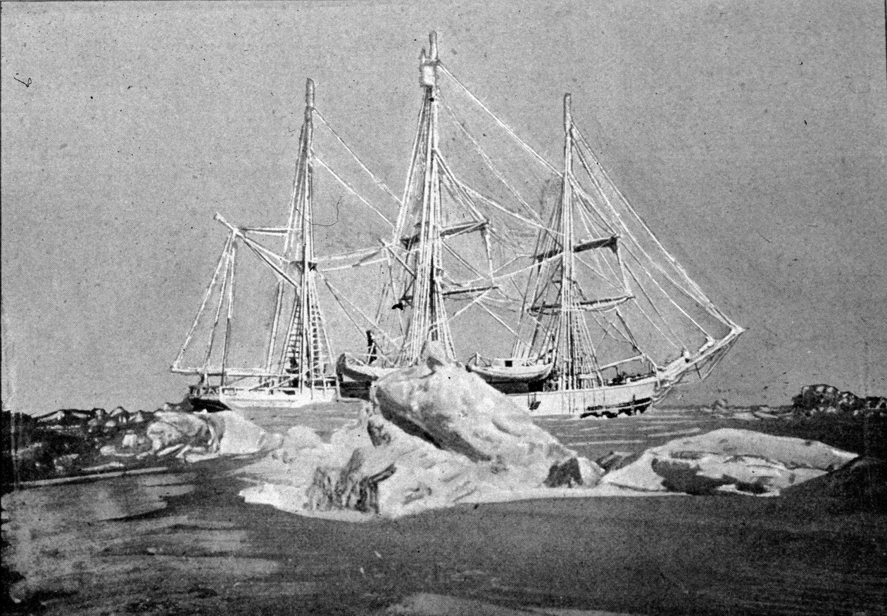Vista do navio científico belga "Belgica" utilizado nas expedições da Antártida, apanhado no gelo de Unknown artist
