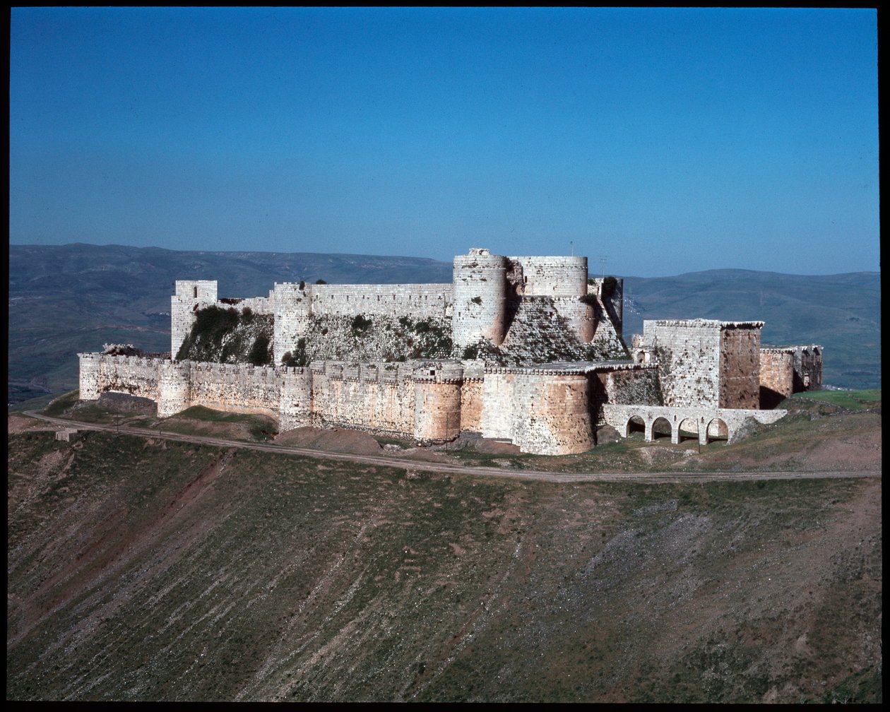 Vista do Cracóvia dos Cavaleiros, Castelo dos Cruzados, c.1100 (Fotografia) de Unknown artist