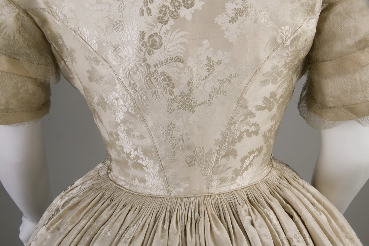 Vestido de noiva (vista detalhada das costas da cintura) de Unknown artist