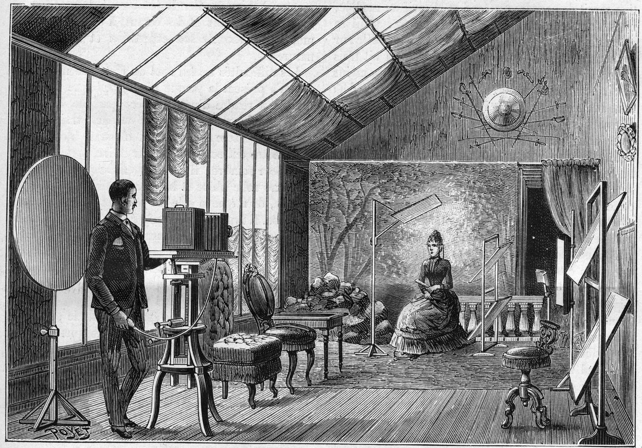 Workshop de um fotógrafo amador com os seus acessórios em França em 1888. em "La nature" de 1888. de Unknown artist
