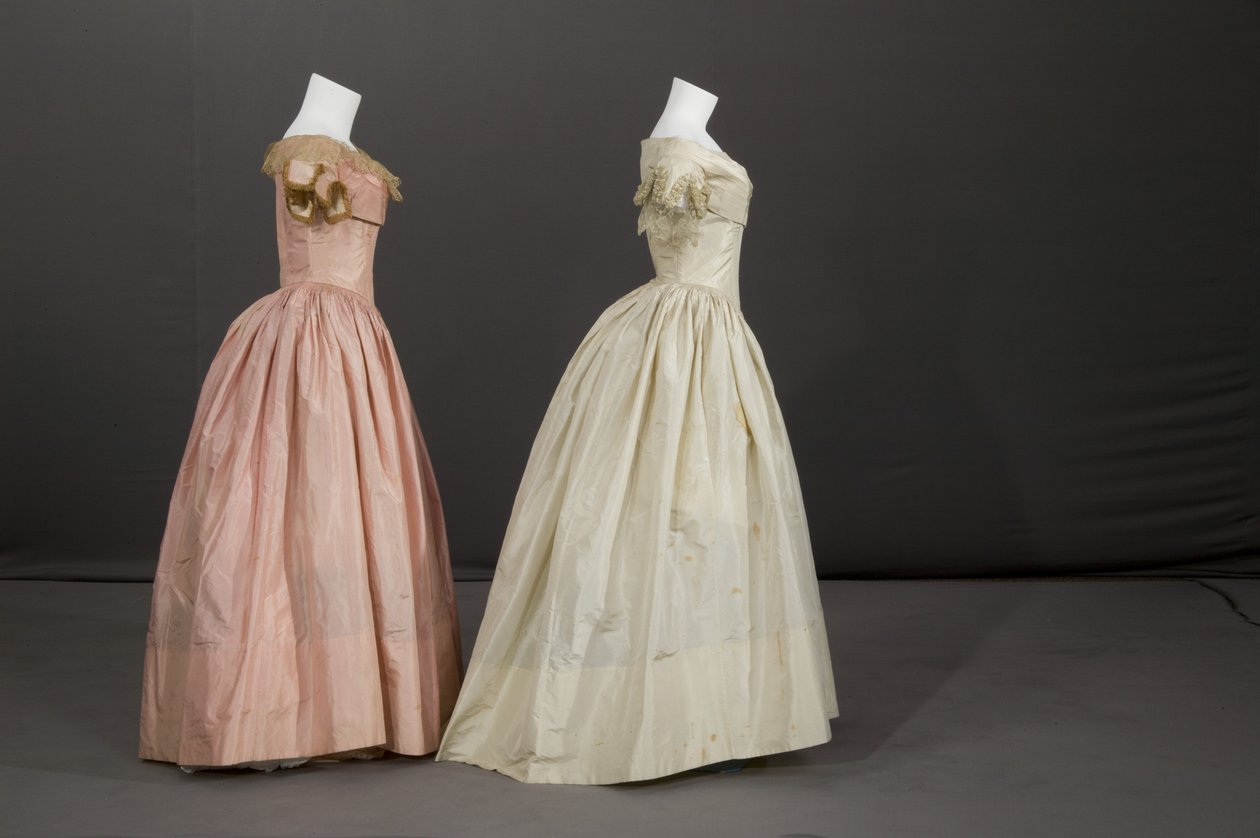 Vestido de dama-de-honor e vestido de menina das flores de Unknown artist