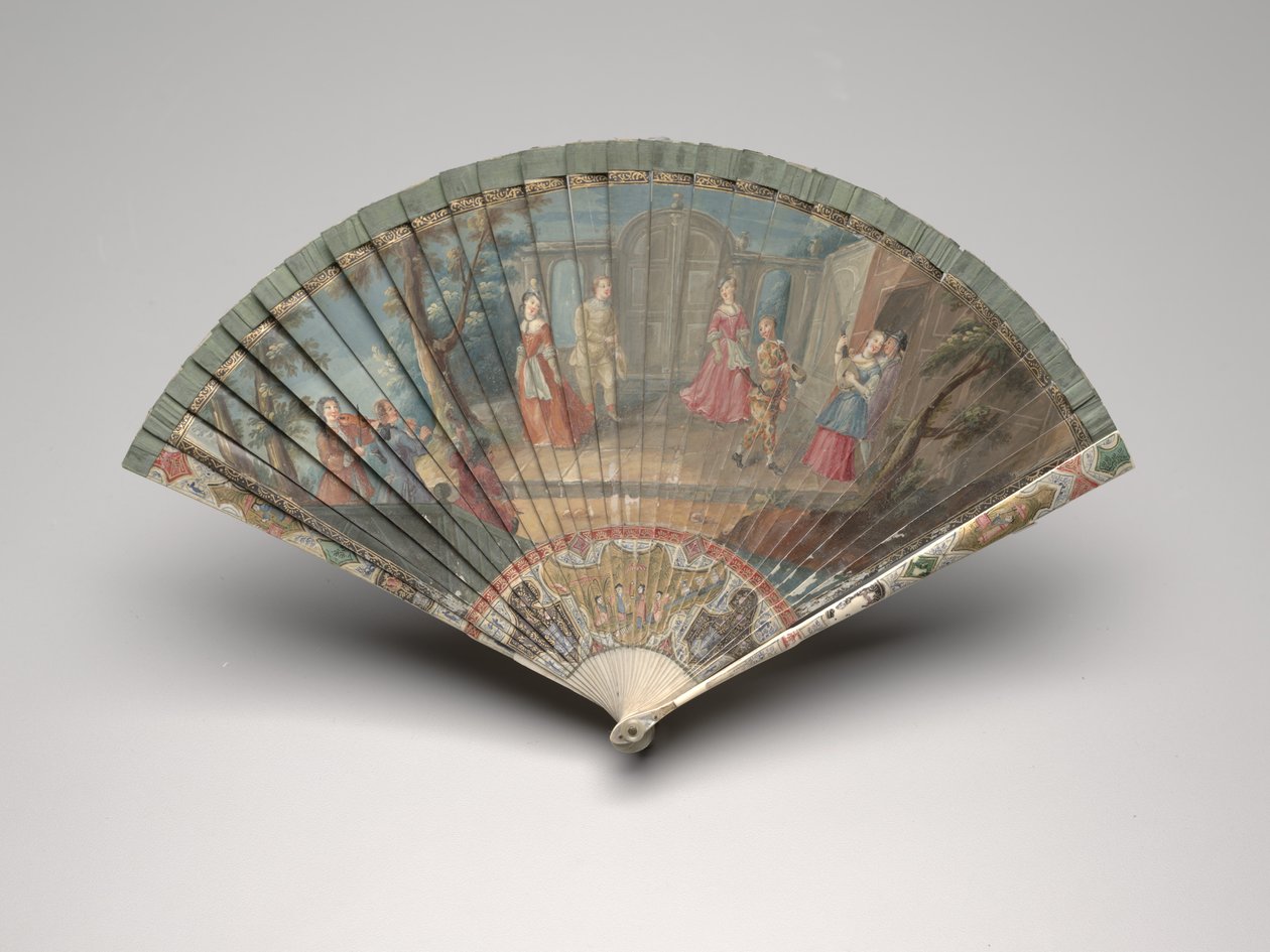 Leque Brisé com uma cena da Comédie-Italienne, c.1700-25 (guache sobre lâminas de marfim ou osso, fita de seda, douramento, madrepérola e latão) de Unknown artist