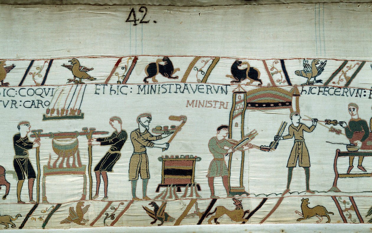 Conquete da Inglaterra pelo Duque da Normandia Guilherme o Conquistador (1027-1087) em 1066: preparação da festa para o Duque e sua armadura antes da Batalha de Hastings, o assado das carnes, os criados preparam o Pormenor da tapeçaria de Bayeux o de Unknown artist