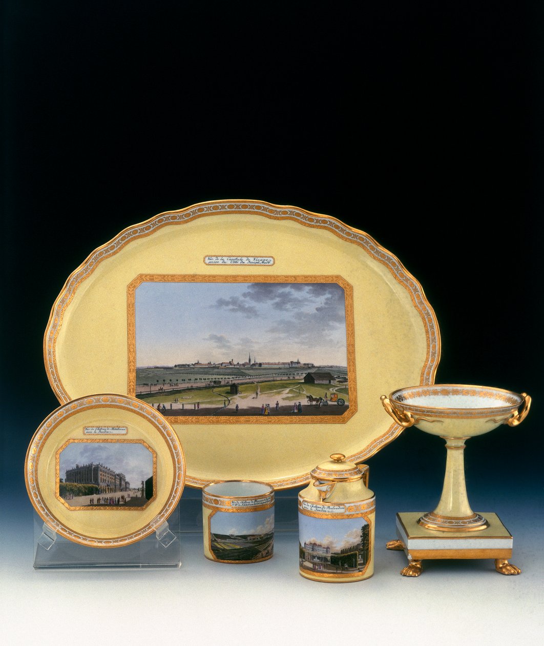 Serviço de sobremesas, peças de porcelana da Fábrica Dennelle de Unknown artist