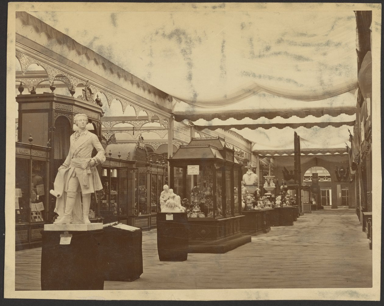 [Pavilhão de exposições]. de Unknown artist