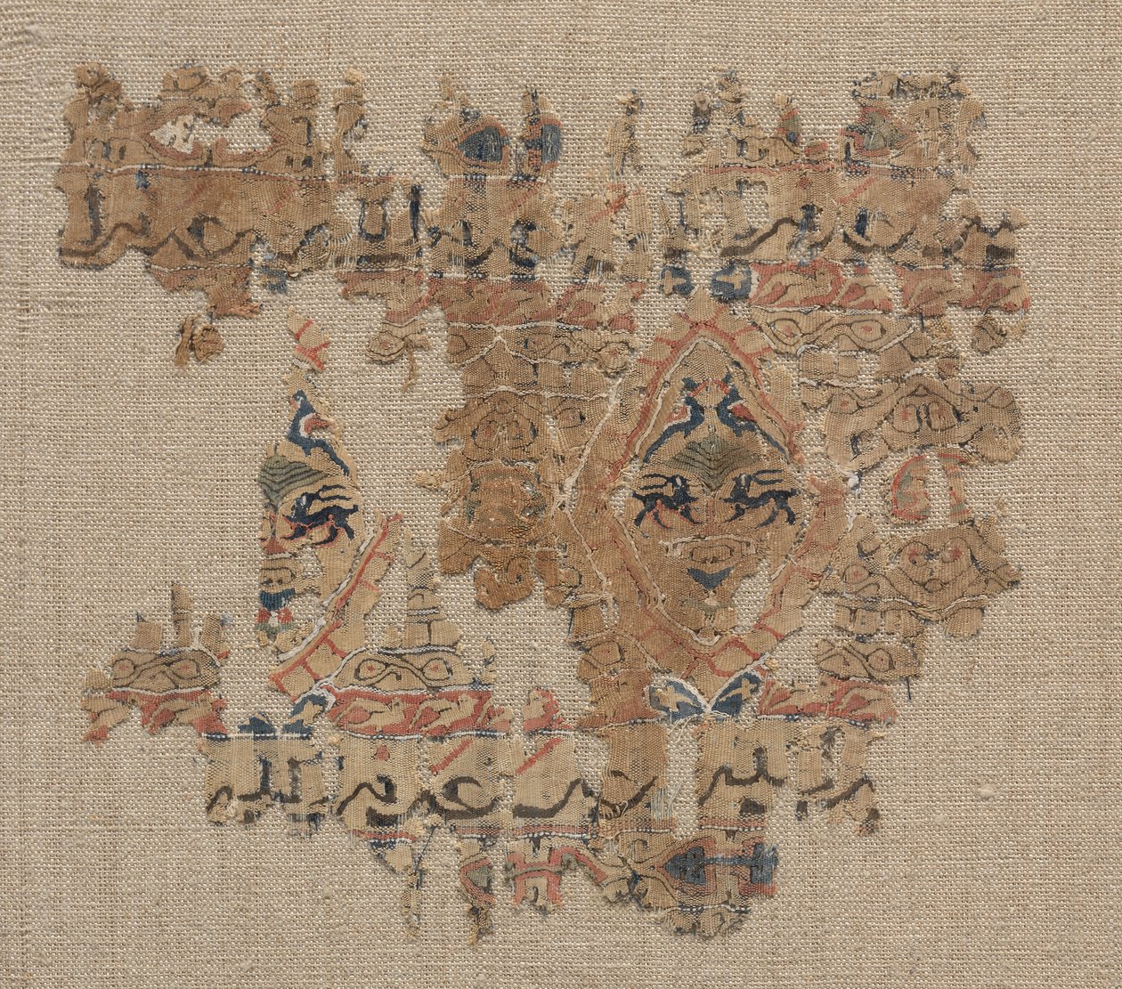 Fragmento de um Têxtil Estilo Tiraz de Unknown artist