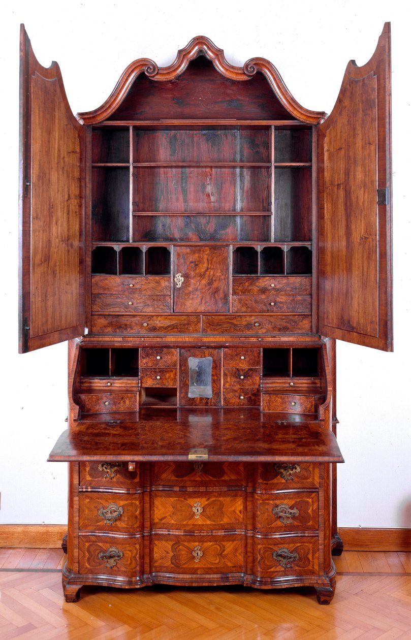 Móveis: trumeau em pau-rosa. 1735 aproximadamente. Dim. 257x130x61 cm Colecção privada de Unknown artist