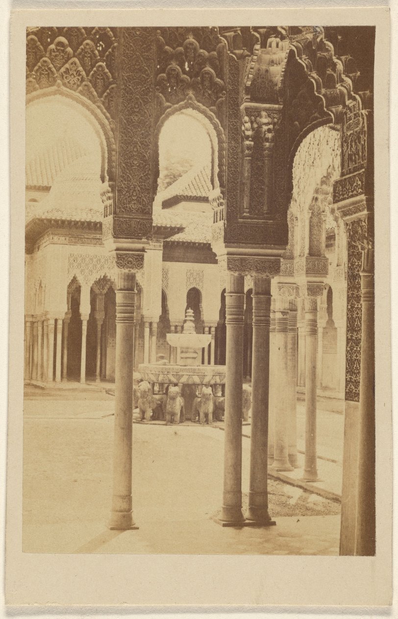 [Vista interior das colunas, Alhambra]. de Unknown artist