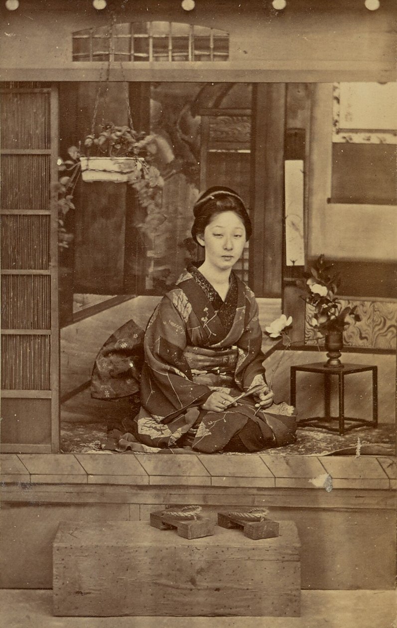 [Mulher japonesa ajoelhada]. de Unknown artist