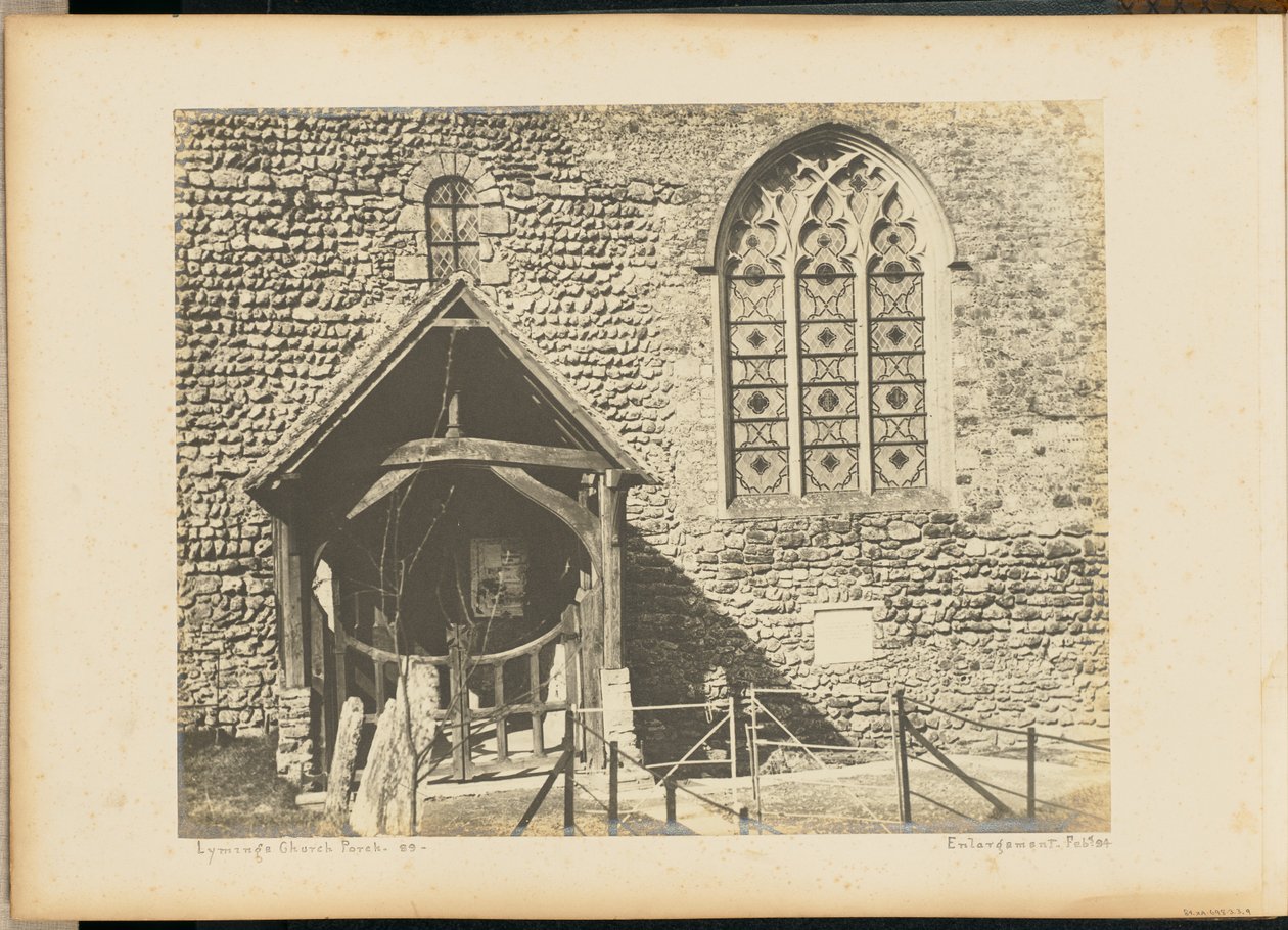 Pórtico da Igreja de Lyminge. de Unknown artist