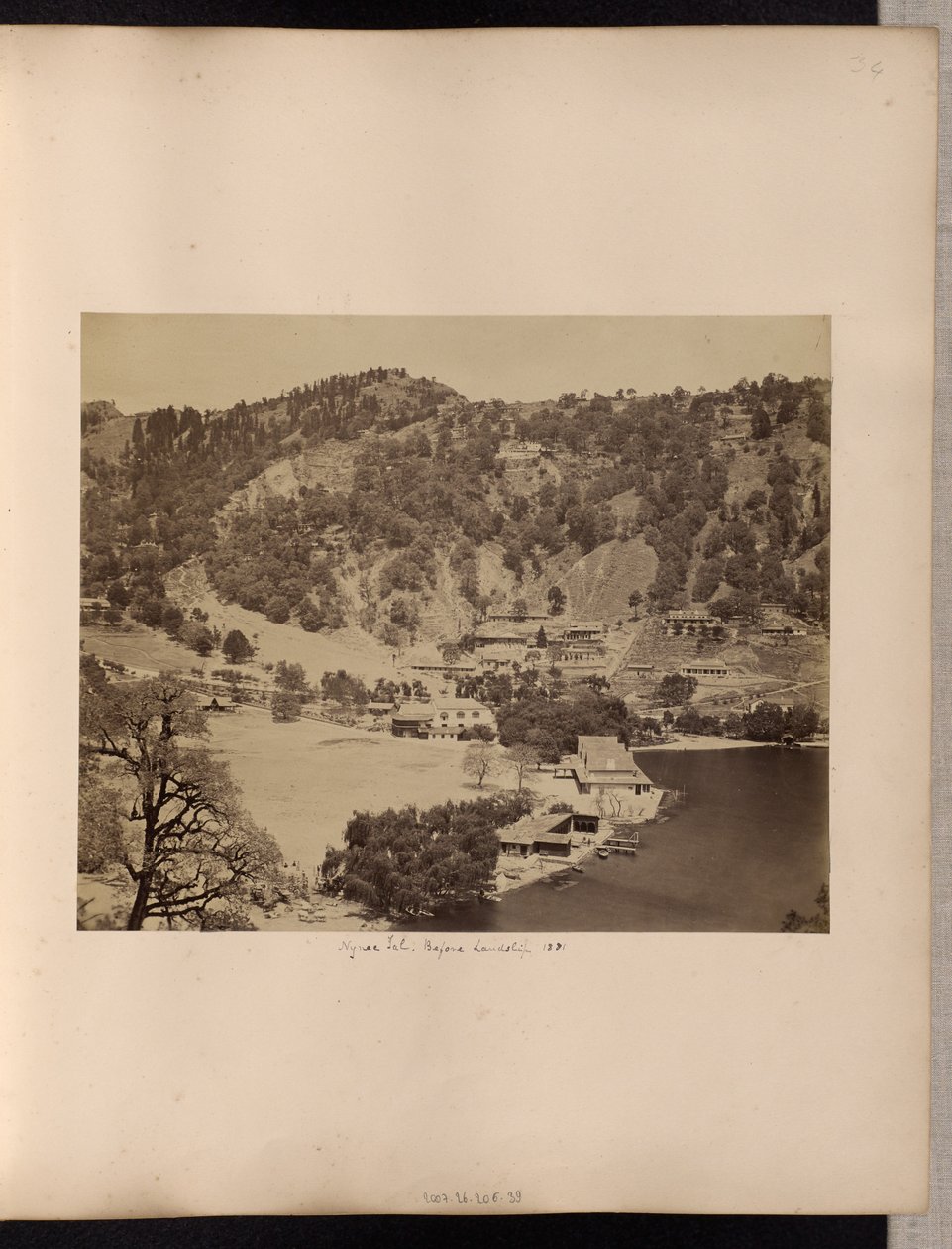 Nynee Tal, antes do deslizamento de terras, 1881 de Unknown artist