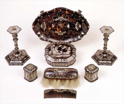 Conjunto de toucador Piqué tortoiseshell, c.1740 (tortoiseshell & metal) de Unknown artist