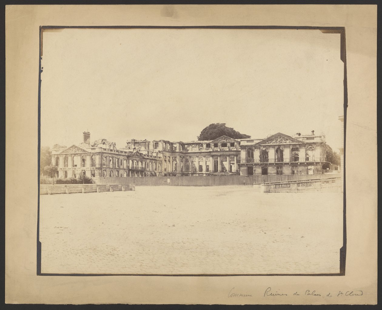 [Ruínas do Castelo de Saint-Cloud] de Unknown artist