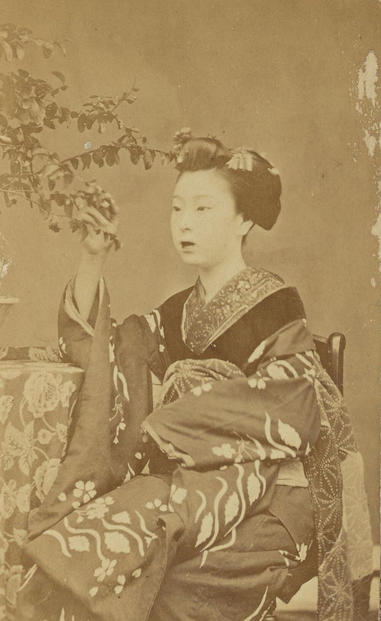 [Mulher japonesa sentada]. de Unknown artist