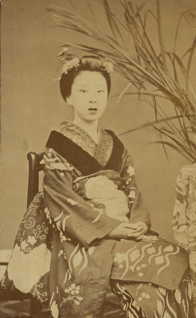 [Mulher japonesa sentada]. de Unknown artist