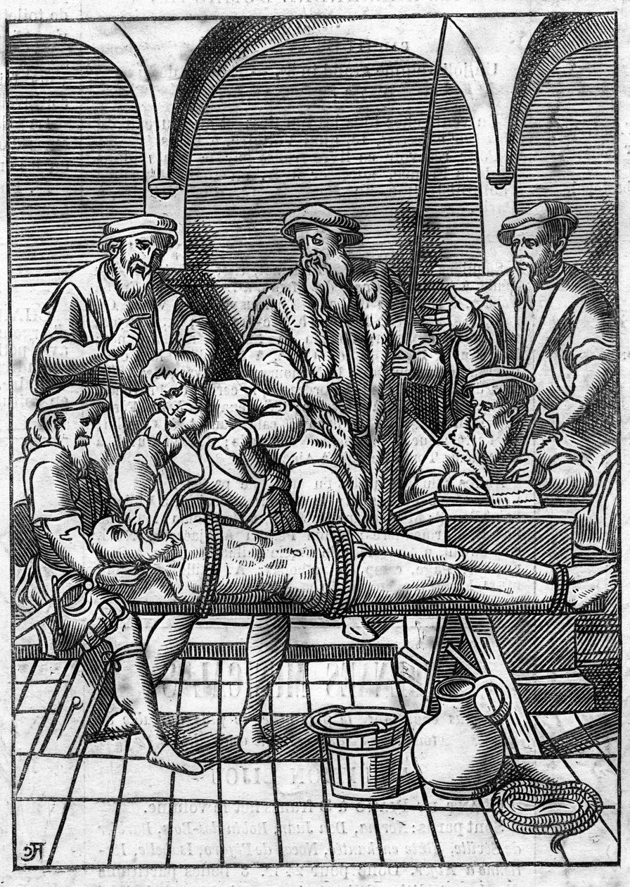 A tortura na Idade Média: a questão da água. Amarrado por cordas, a água é derramada sobre um pano que é empurrado para o fundo da sua garganta. Gravura do século XVIII, depois de uma gravura da Idade Média. de Unknown artist