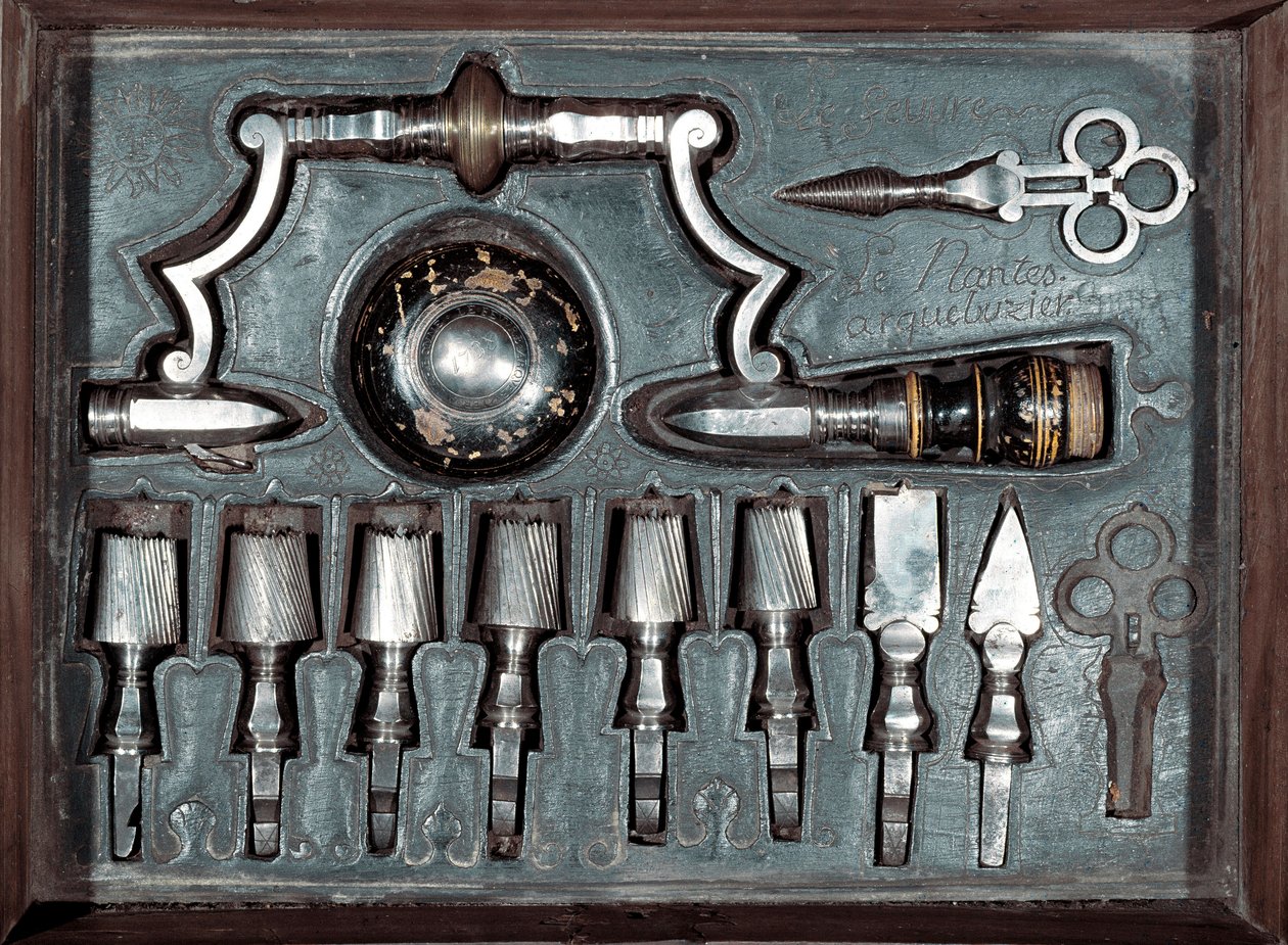 Trepan, ferramenta cirúrgica (berbequim) com acessórios. 1768 Paris, museu da história da medicina de Unknown artist
