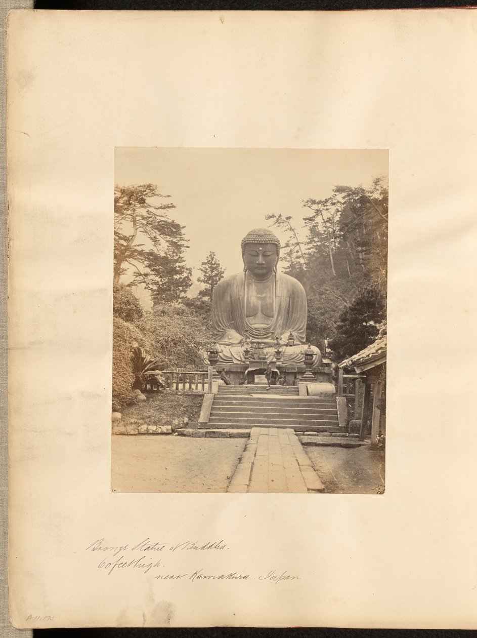 Estátua de bronze de Buda, com 60 pés de altura, perto de Kamakura, Japão de Unknown artist/maker