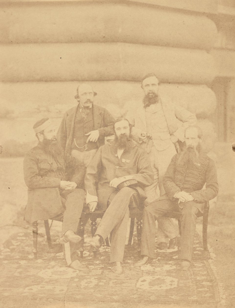 [Retrato de grupo de cinco homens, Índia]. de Unknown artist/maker