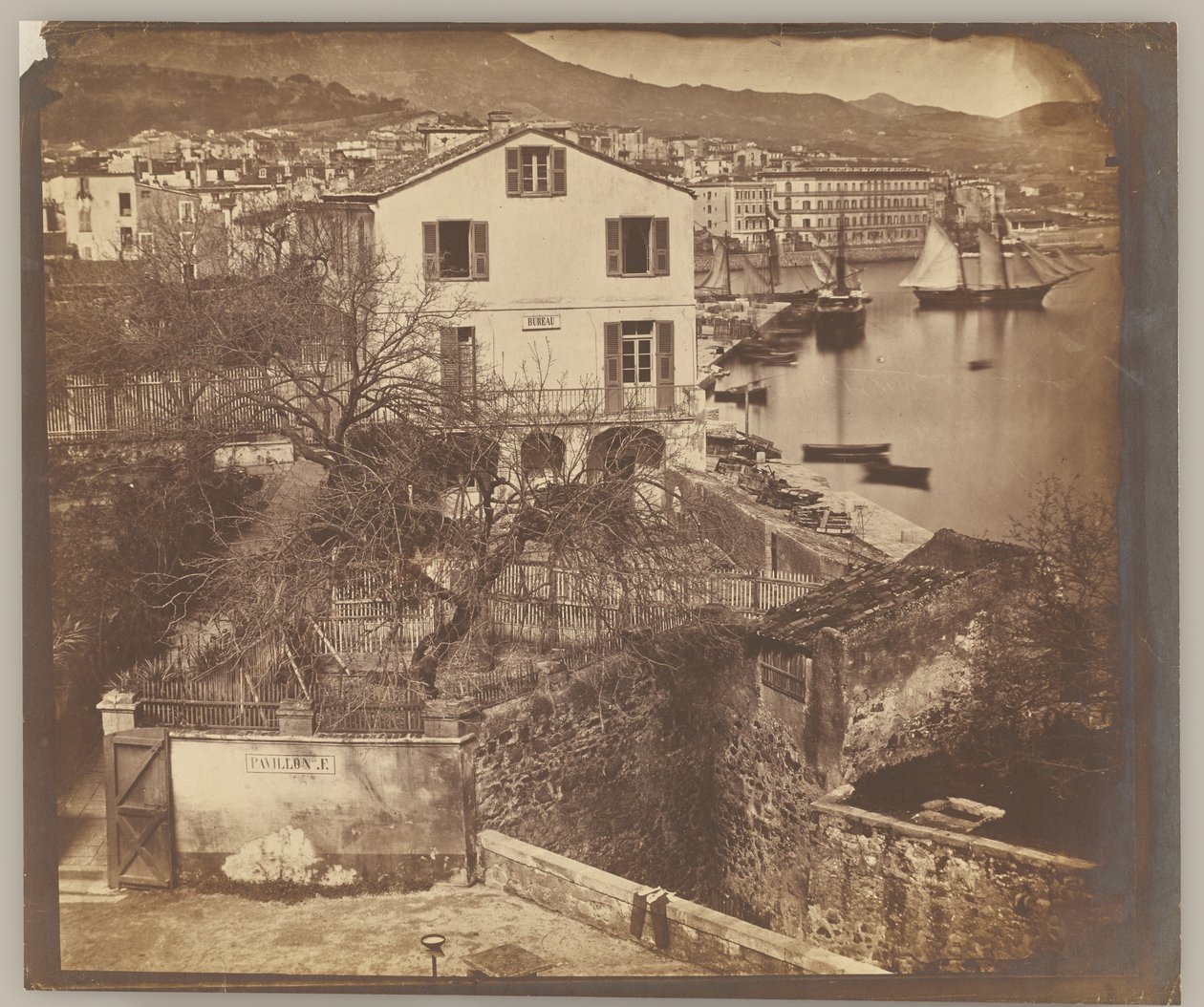 Vista do porto, Ajaccio, Córsega de Unknown artist/maker