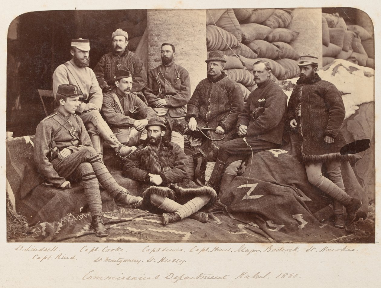 Um grupo de oficiais britânicos, 1879 por volta de Unknown photographer