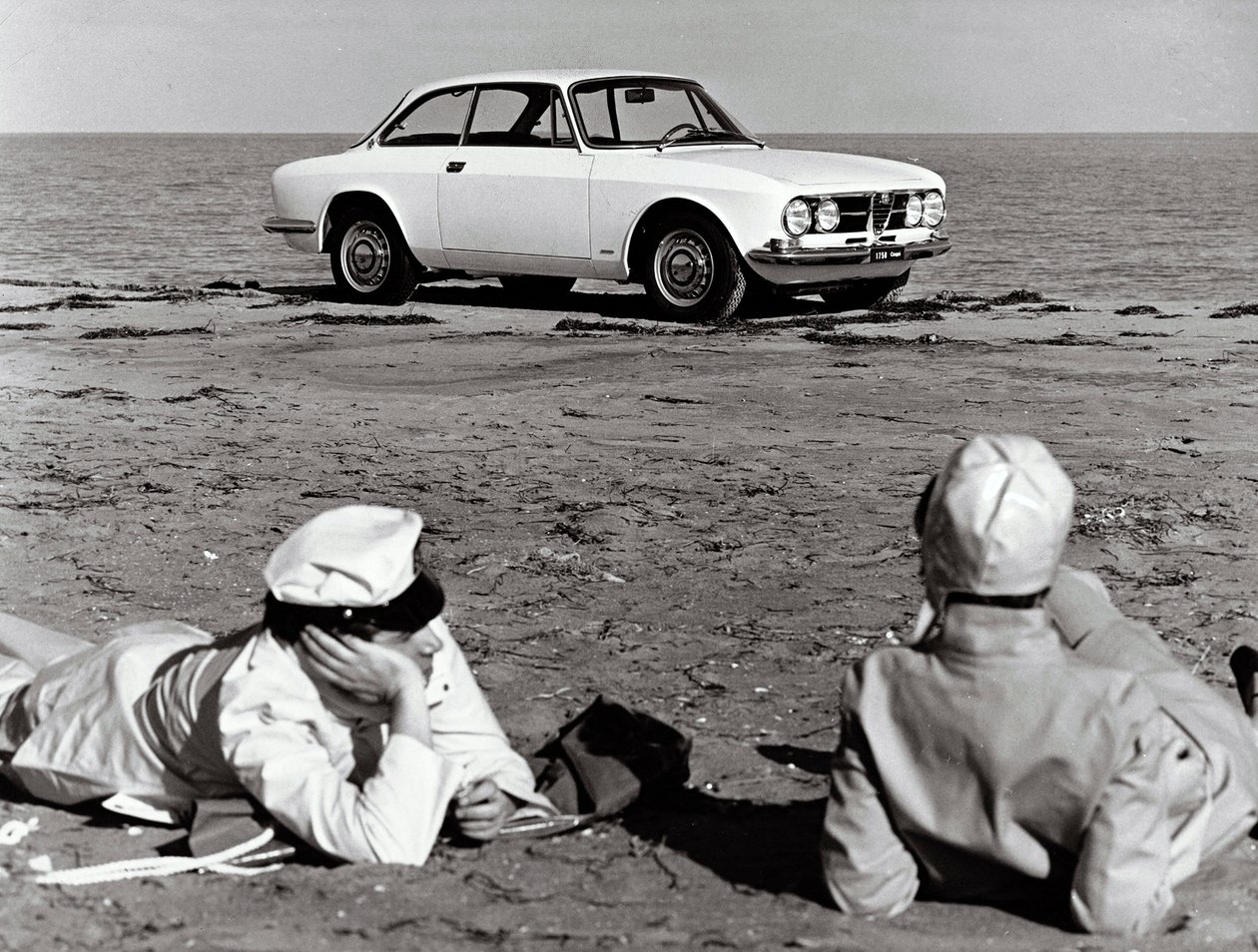 Alfa Romeo Giulia GT 1750 Veloce de Unknown photographer